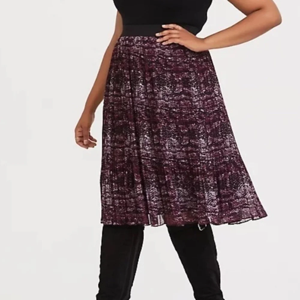 NWT Torrid size 1 snakeskin print midi skirt